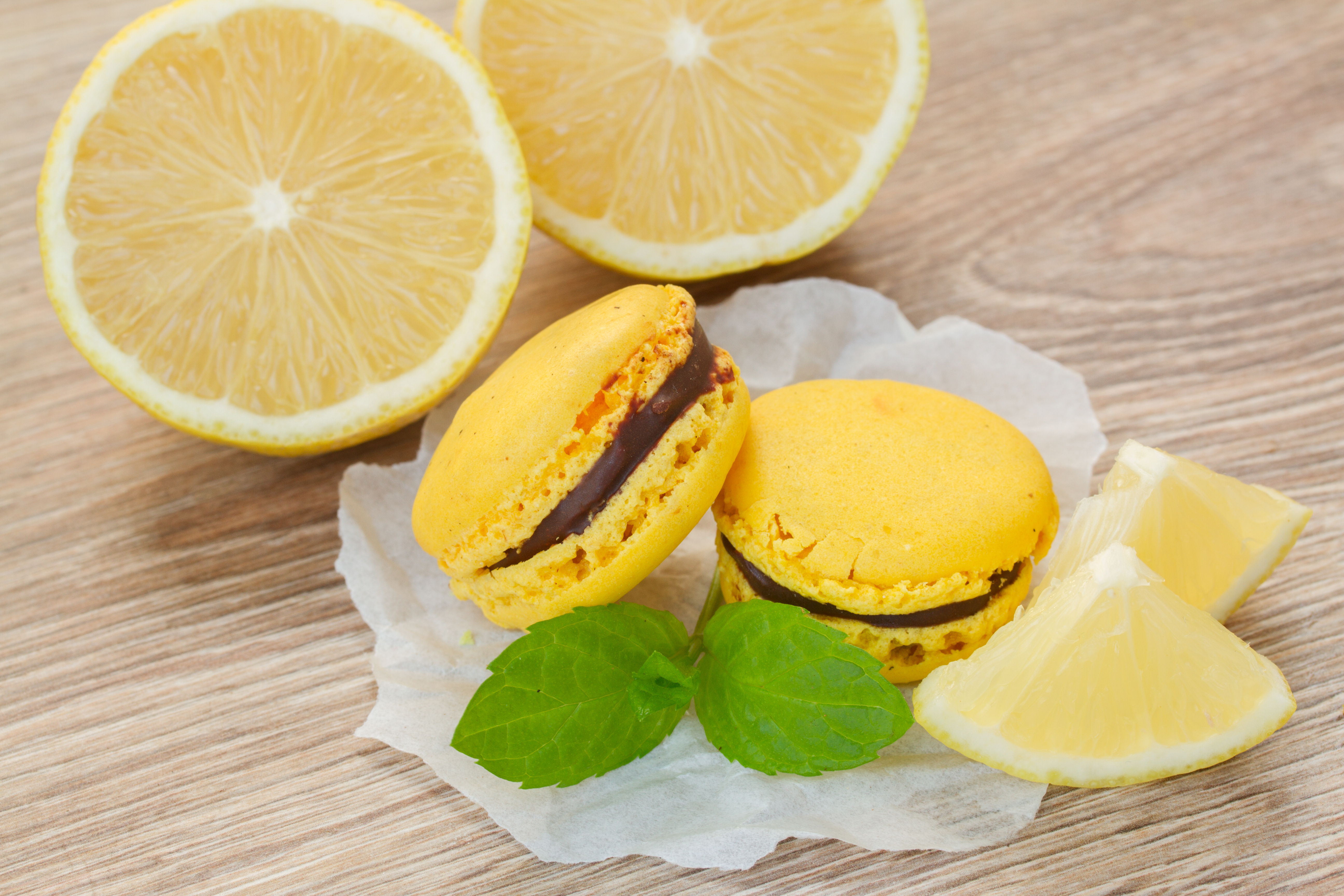 macaroons with lemon